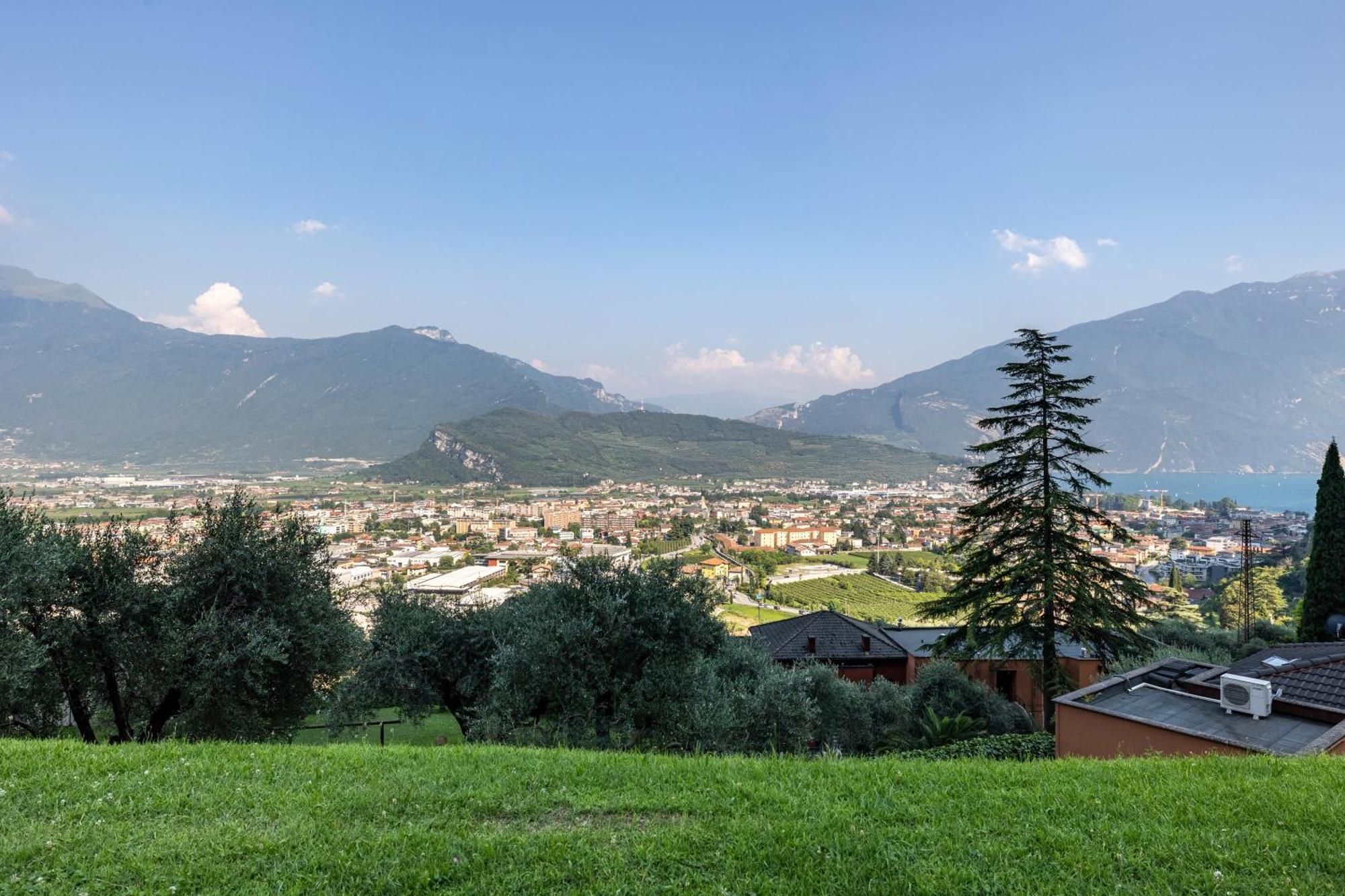 Ferienwohnung La Terrazza Di Vincent Sul Garda Riva del Garda Exterior foto